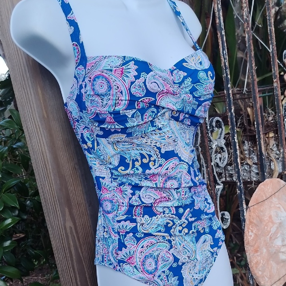 Nip Tuck New Blue Paisely One Piece Size 4/6